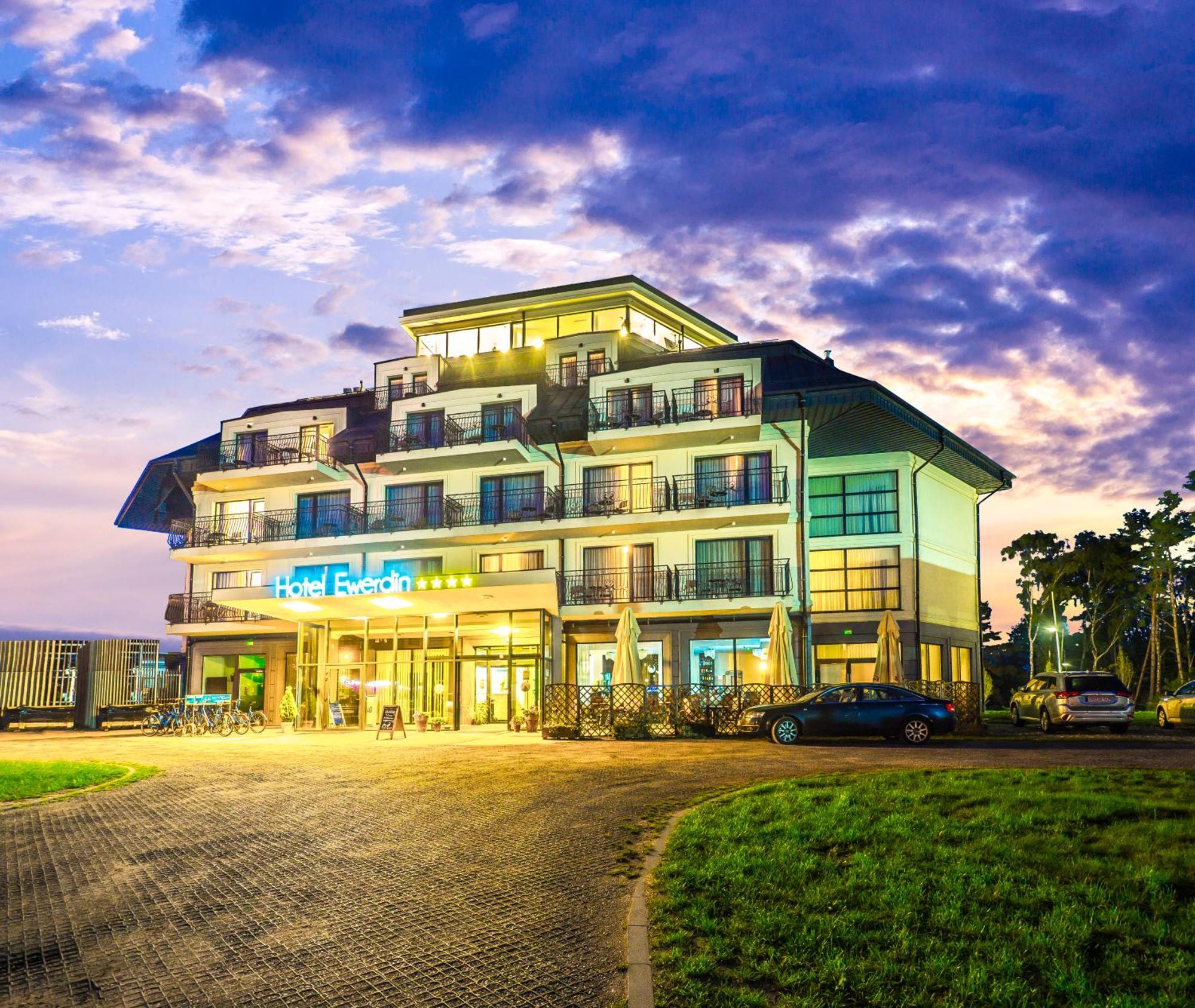Hotel Ewerdin 斯维诺乌伊希切 外观 照片